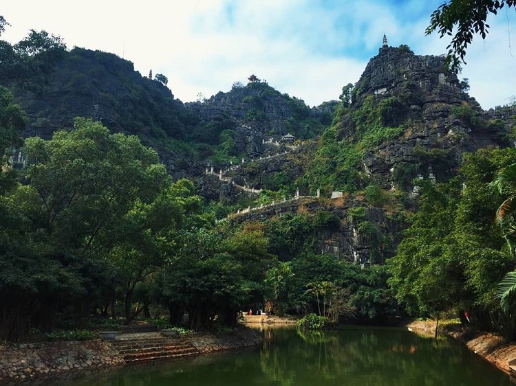 what to visit in ninh binh in 1 day dance mountain